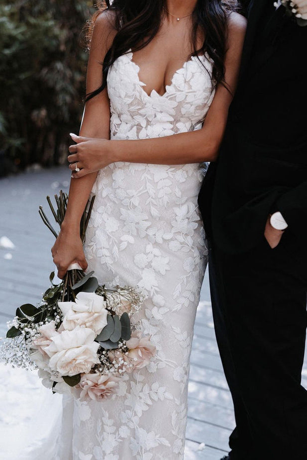 knee length dresses for ladies Elegant Backless Lace V-Neck Mermaid Wedding Dresses main image 0