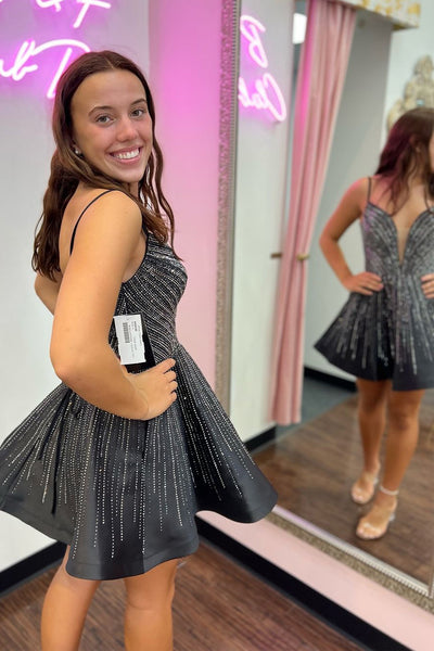 Unqiue V Neck Black Satin Short Homecoming Dresses with Beading MD4060201