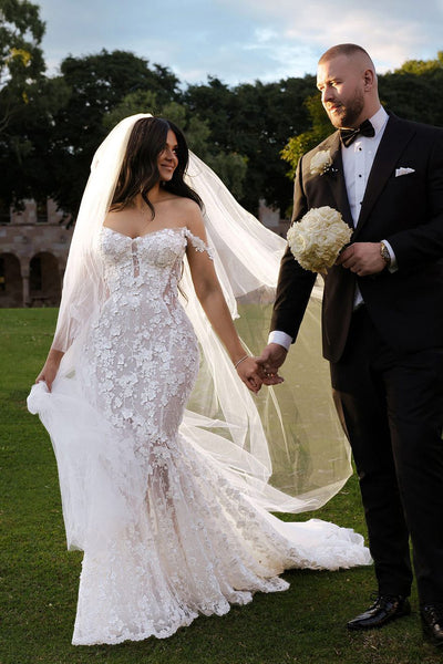 Gorgeous Mermaid V Neck Lace Long Wedding Dresses DM4092708