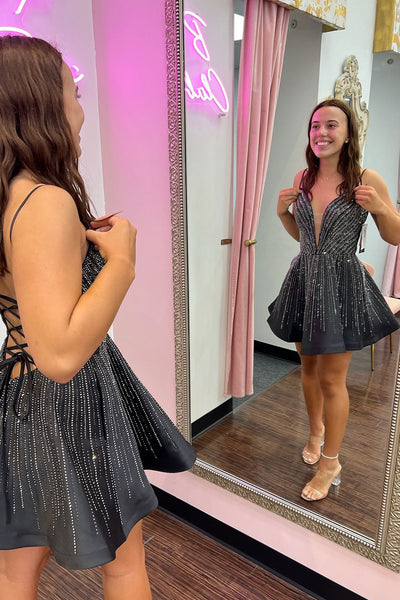 Unqiue V Neck Black Satin Short Homecoming Dresses with Beading MD4060201