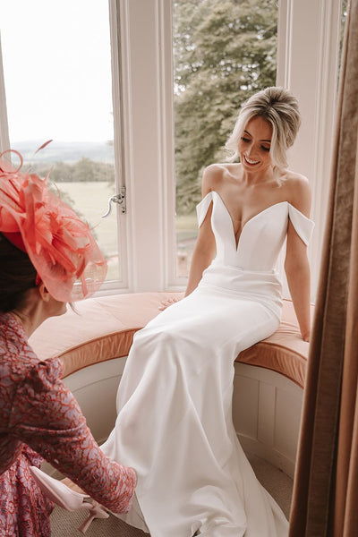 Elegant Mermaid Off the Shoulder Satin Wedding Dresses DM4091602