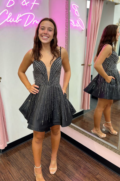 Unqiue V Neck Black Satin Short Homecoming Dresses with Beading MD4060201