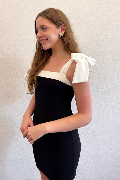 Classic Bodycon Straps Black Satin Short Homecoming Dresses MD4062805