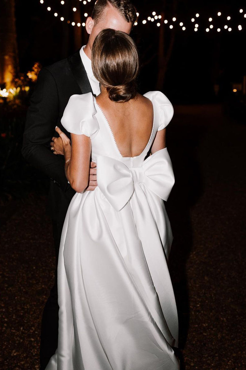 Elegant Ball Gown V Neck Satin Lace Long Sleeves With Veil Long Wedding Dresses C4020