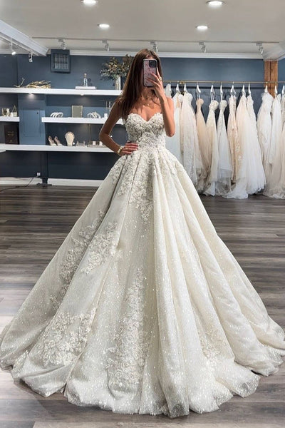 Gorgeous Ball Gown Sweetheart Tulle Long Wedding Dresses with Appliques DM4092709