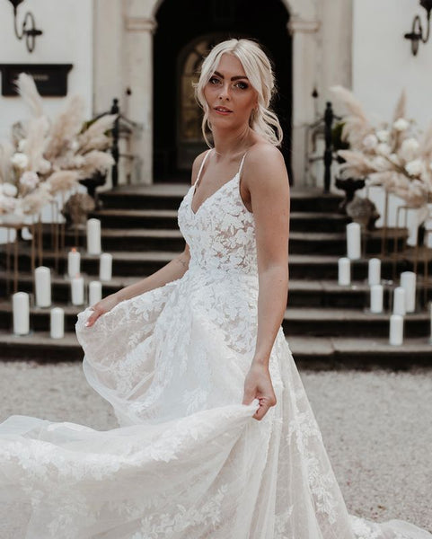 Stunning A-Line V Neck Spaghetti Straps Tulle Wedding Dresses with Lace Appliques LD210404