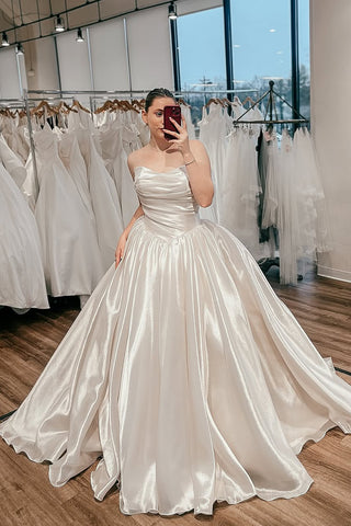 Gorgeous Ball Gown Glitter Organza Satin Wedding Dress DM050605