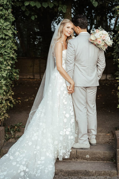 A-Line Sweetheart Tulle Lace Appliques Wedding Dresses with Train DM25102202