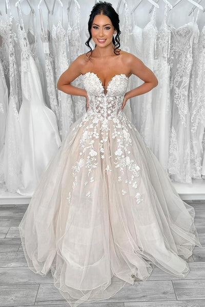 Gorgeous Strapless Tulle A-Line Wedding Dresses with Appliques MD4041402