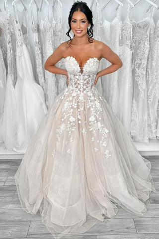 Gorgeous Strapless Tulle A-Line Wedding Dresses with Appliques MD4041402