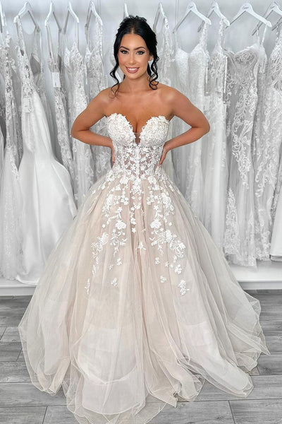 A Line Sweetheart Tulle Long Wedding Dresses with Appliques DM083106