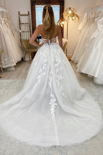 Romantic A-Line Strapless White Tulle Wedding Dresses with Appliques MD4032604