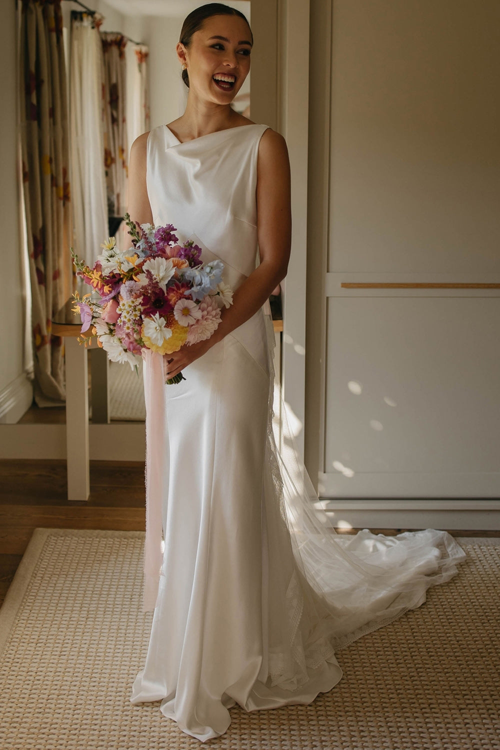 boat neckline wedding dress Romantic Sheath Neck Silk Satin Long Weddingl Dresses DM241804 – Dressmeet Variant:Size 12 Men's Apt. 9 Premier WWEST Ivory dress Large size normally fits