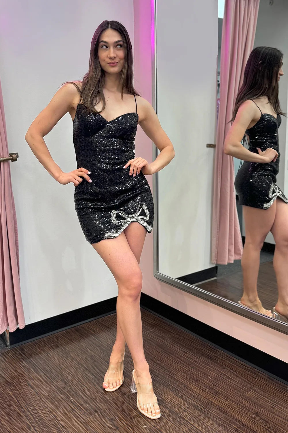 Black Sequins V Neck Bodycon Short Homecoming Dresses with Bow DM24080603