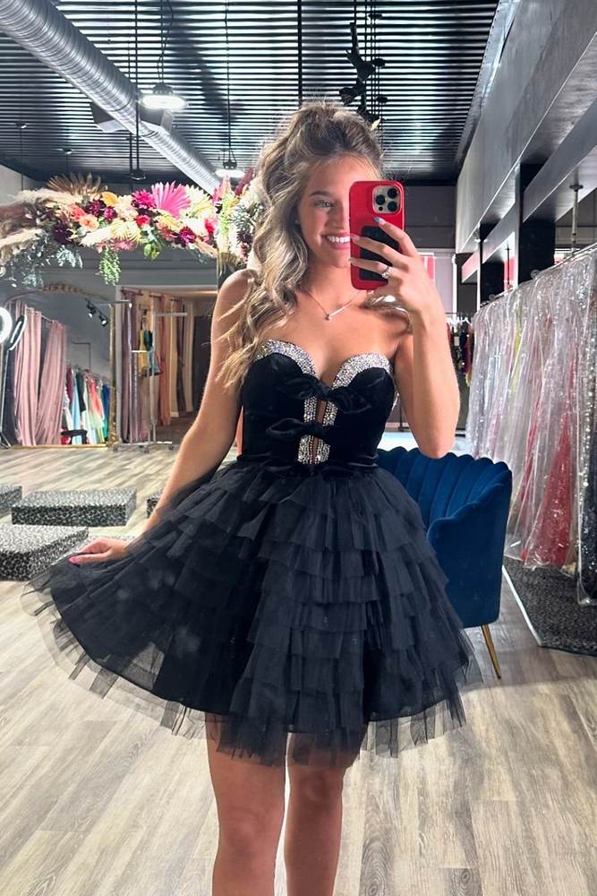 A-Line Sweetheart Black Ruffle Tiered Tulle Short Homecoming Dresses with Beadings DM24081507