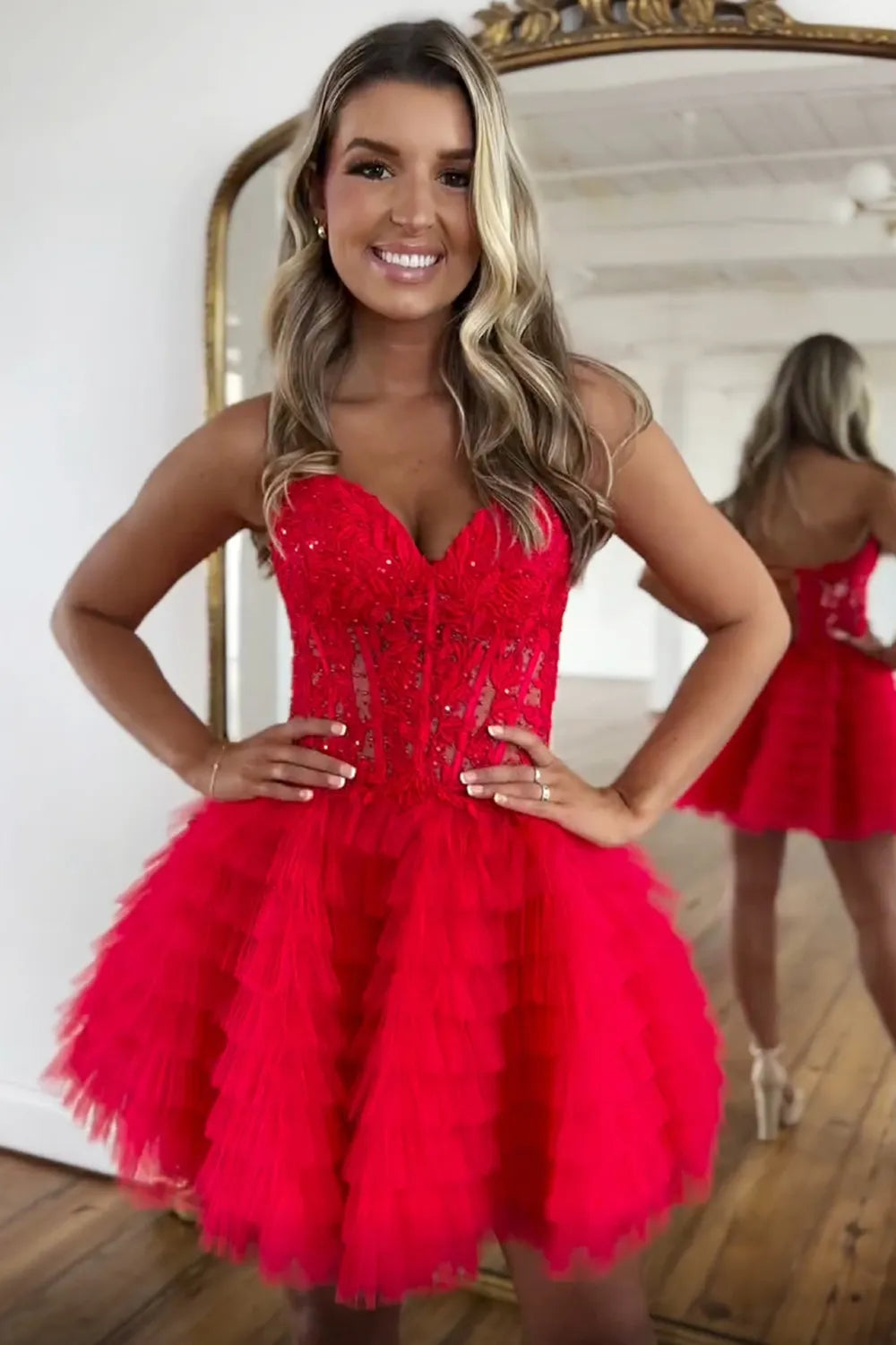 Cute A-Line Sweetheart Red Tiered Tulle Short Homecoming Dresses with Appliques VK081605