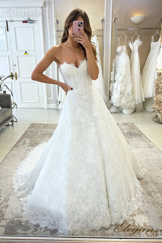 Elegant  A-Line Strapless White Tulle Lace Wedding Dress DM25031906