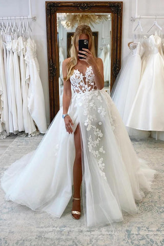 Romantic A-Line Strapless White Tulle Wedding Dresses with Appliques MD4032604