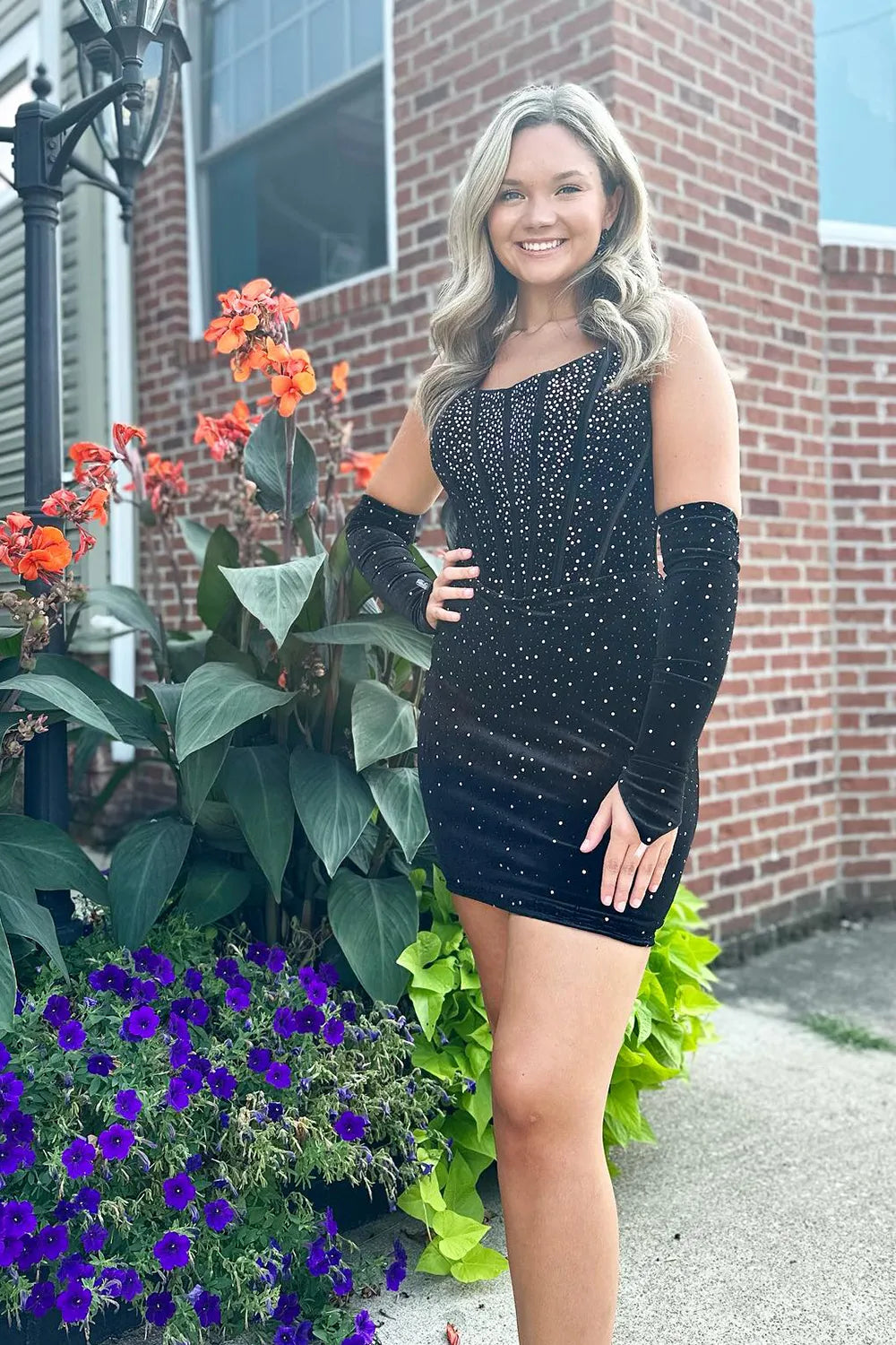 Black Scoop Neck Black Velvet Beaded Short Homecoming Dresses DM24080308